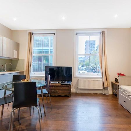 Stunning Soho Apartment Londra Esterno foto